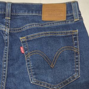 Levi's Premium Boyfriend Jeans Medium Wash Women's Size 27